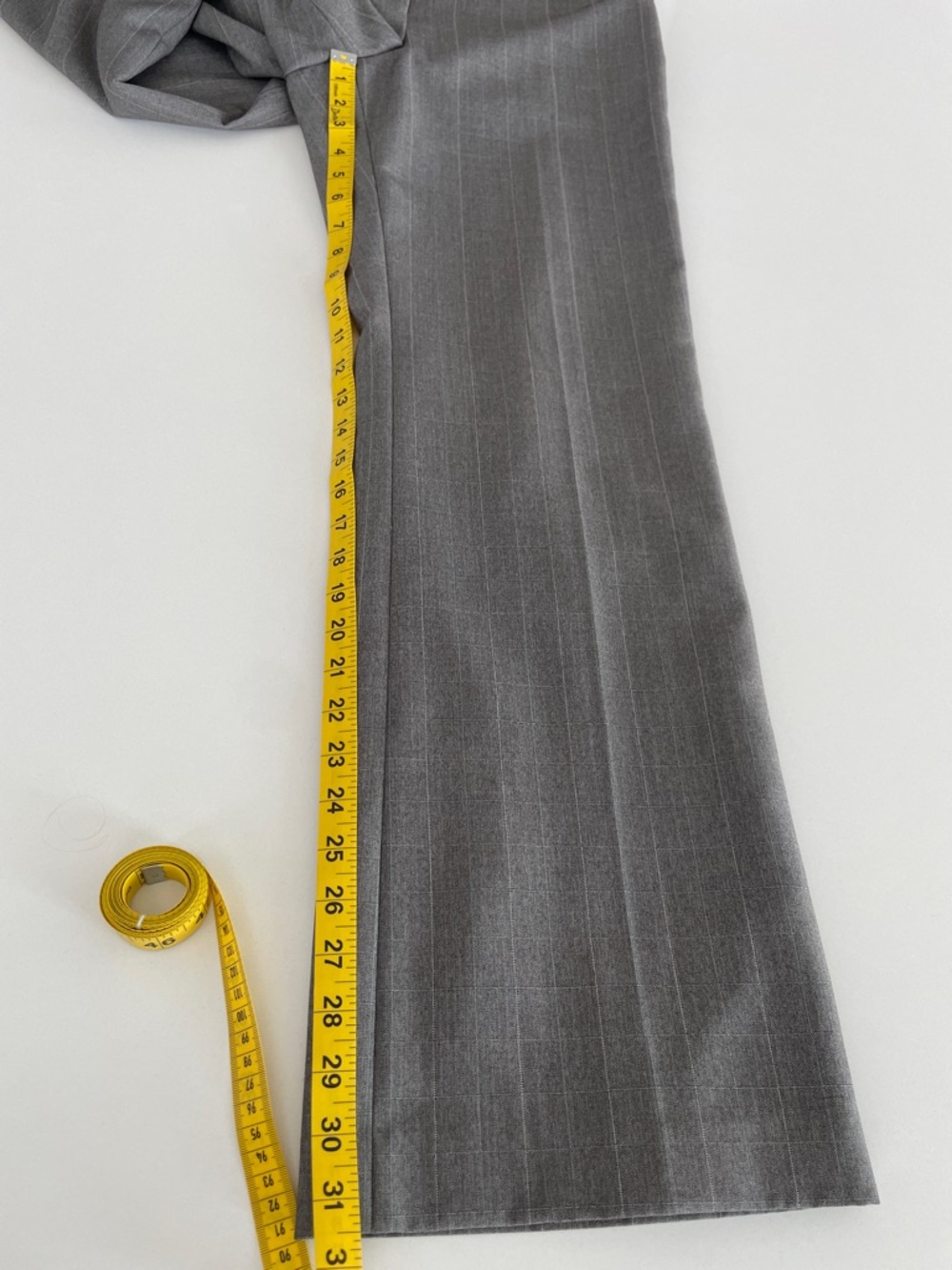 Ann Taylor Gray Pinstripe Wide-Leg Dress Pants • Size 6 - Picture 12 of 12
